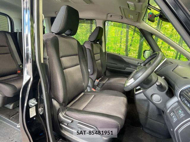 Nissan SERENA 2017-12 8563509-7