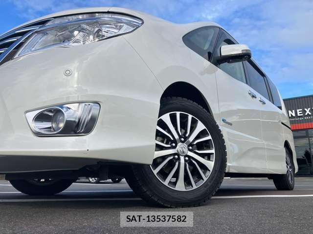 Nissan SERENA 2014-03 8563512-13