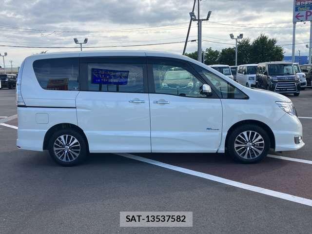 Nissan SERENA 2014-03 8563512-18