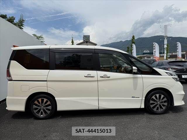 Nissan SERENA 2017-09 8563510-11
