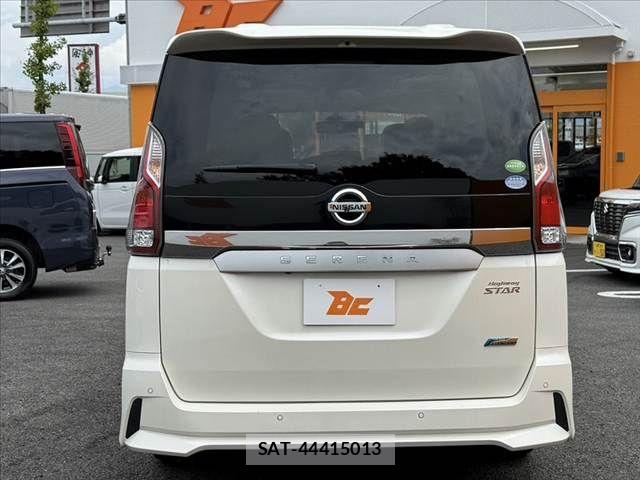 Nissan SERENA 2017-09 8563510-13