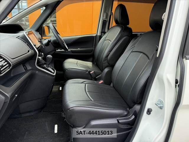 Nissan SERENA 2017-09 8563510-16