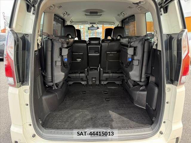 Nissan SERENA 2017-09 8563510-18