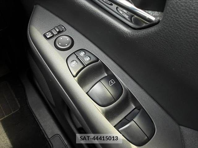 Nissan SERENA 2017-09 8563510-20