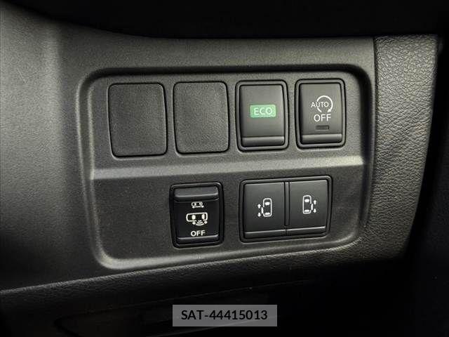 Nissan SERENA 2017-09 8563510-21