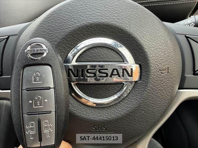 Nissan SERENA 2017-09 8563510-2