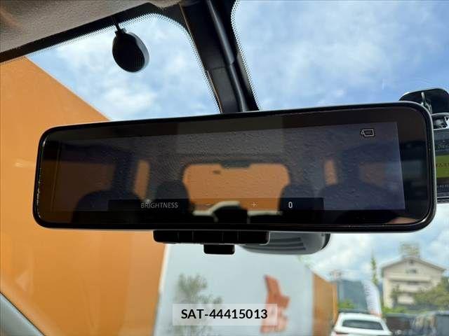 Nissan SERENA 2017-09 8563510-29