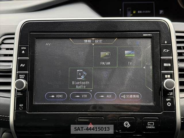 Nissan SERENA 2017-09 8563510-4