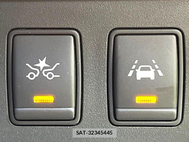 Nissan SERENA 2015-03 8563514-6