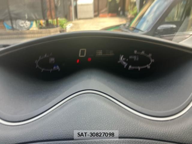 Nissan SERENA 2014-12 8563521-11