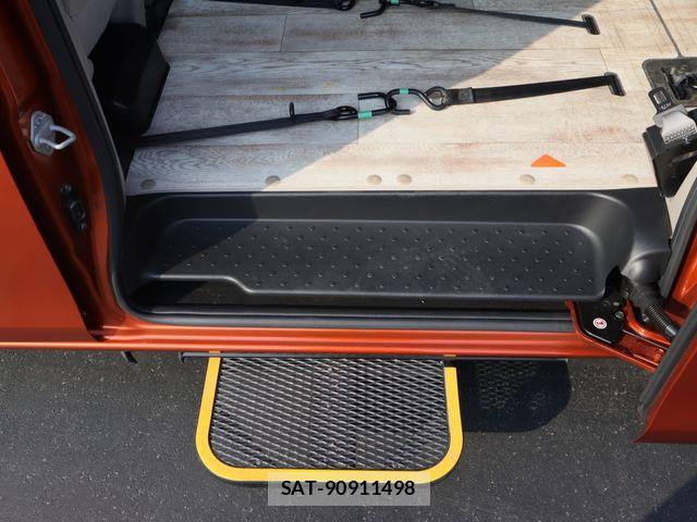 Nissan SERENA 2019-09 8628818-17