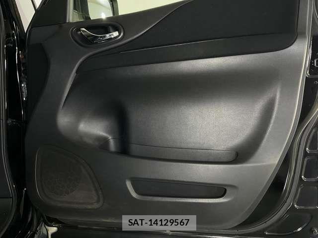 Nissan SERENA 2014-09 8628838-13