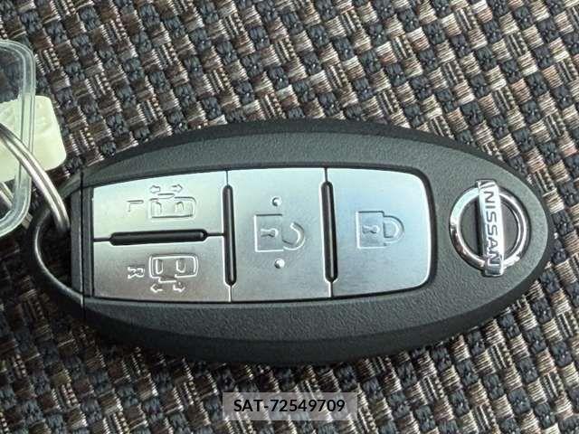 Nissan SERENA 2014-02 8628832-11