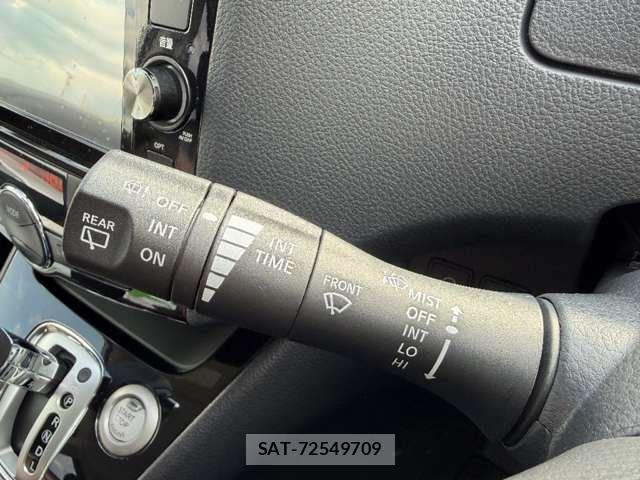 Nissan SERENA 2014-02 8628832-14