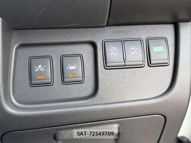 Nissan SERENA 2014-02 8628832-17