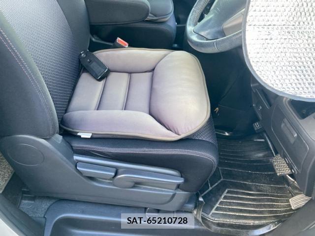 Nissan SERENA 2013-10 8628848-11