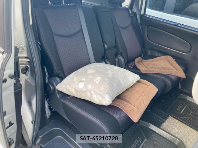 Nissan SERENA 2013-10 8628848-12