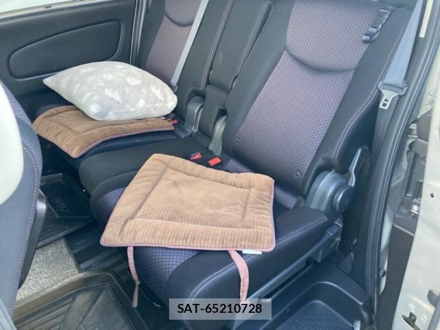 Nissan SERENA 2013-10 8628848-14