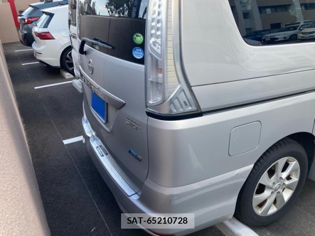 Nissan SERENA 2013-10 8628848-4