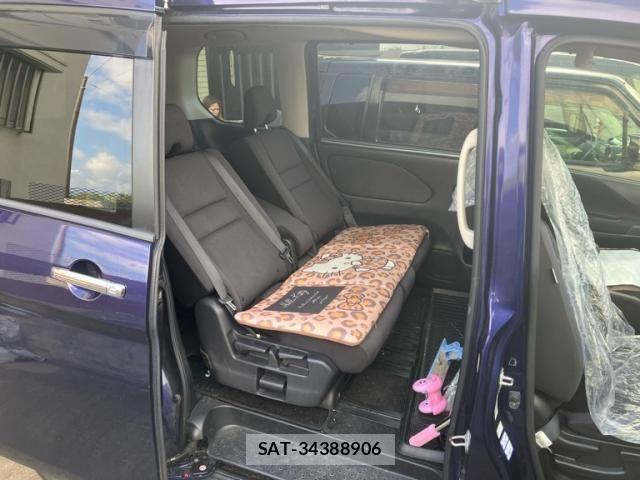 Nissan SERENA 2018-03 8628842-10