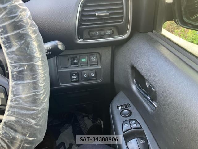 Nissan SERENA 2018-03 8628842-17