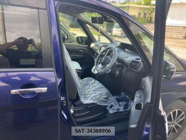 Nissan SERENA 2018-03 8628842-8