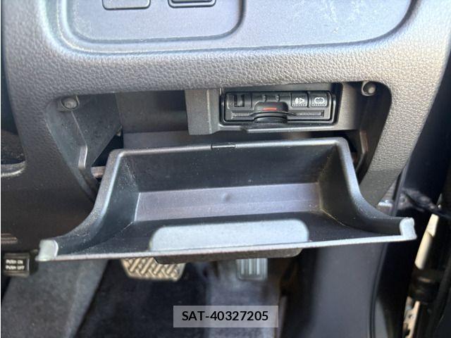 Nissan SERENA 2014-09 8628846-8