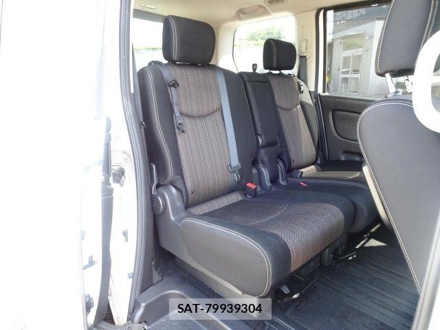 Nissan SERENA 2014-02 8628841-11