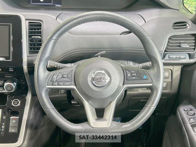 Nissan SERENA 2017-09 8628828-11
