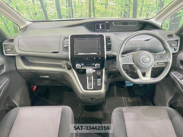 Nissan SERENA 2017-09 8628828-1
