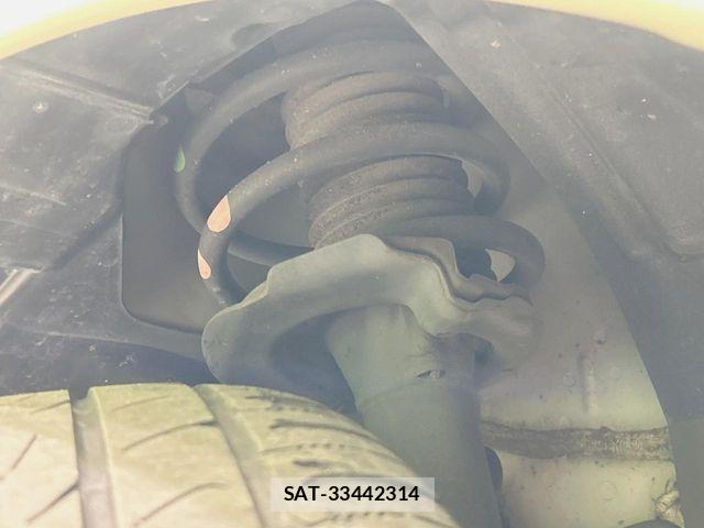Nissan SERENA 2017-09 8628828-19