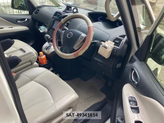 Nissan SERENA 2014-09 8661501-13