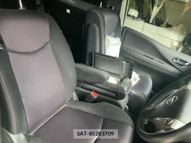 Nissan SERENA 2013-08 8661510-12