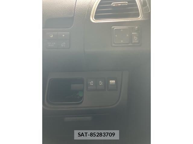 Nissan SERENA 2013-08 8661510-15