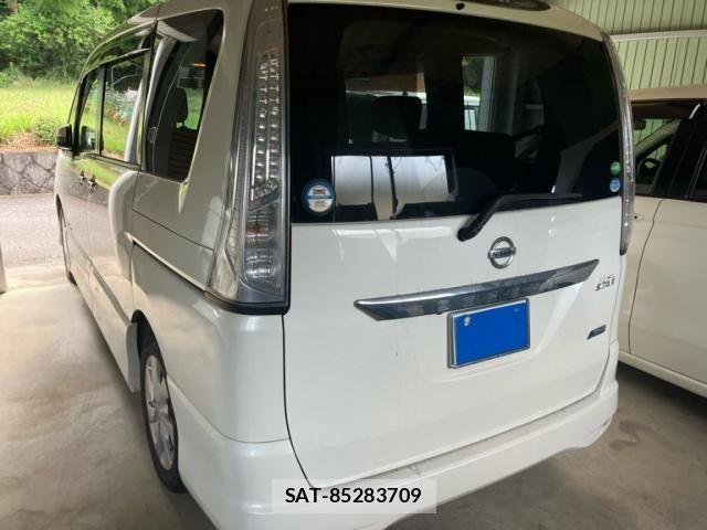 Nissan SERENA 2013-08 8661510-3