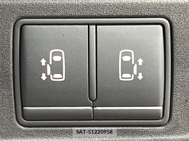 Nissan SERENA 2018-09 8666886-6