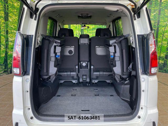 Nissan SERENA 2017-06 8661492-11