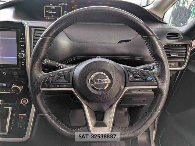 Nissan SERENA 2018-06 8661484-10