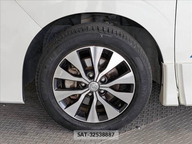 Nissan SERENA 2018-06 8661484-13