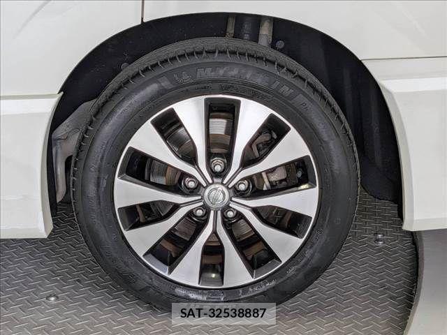 Nissan SERENA 2018-06 8661484-27