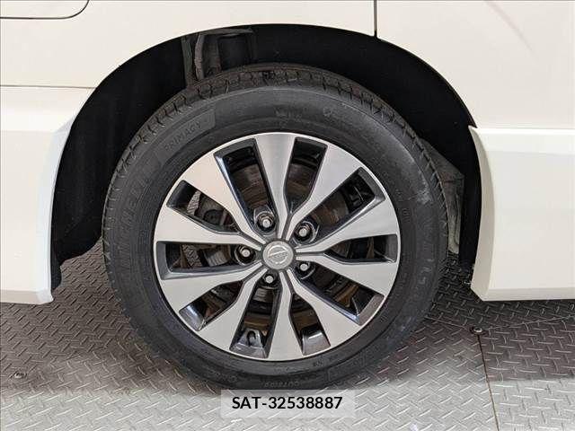 Nissan SERENA 2018-06 8661484-28