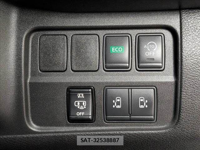 Nissan SERENA 2018-06 8661484-5