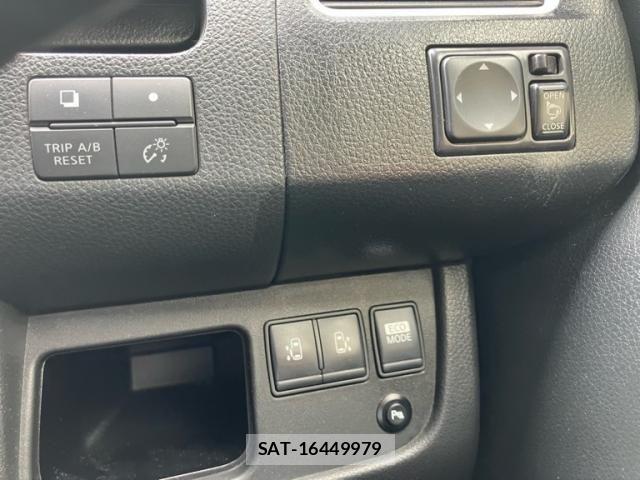 Nissan SERENA 2012-08 8661509-15