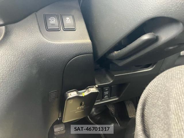 Nissan SERENA 2013-11 8661511-23