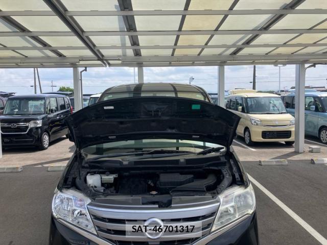Nissan SERENA 2013-11 8661511-28