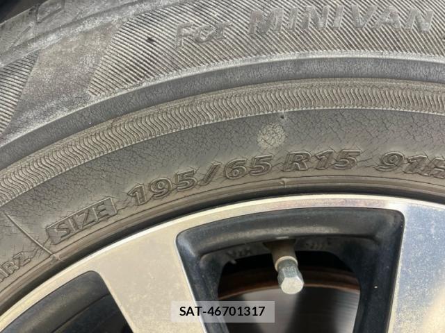 Nissan SERENA 2013-11 8661511-6