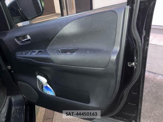 Nissan SERENA 2019-10 8661495-13