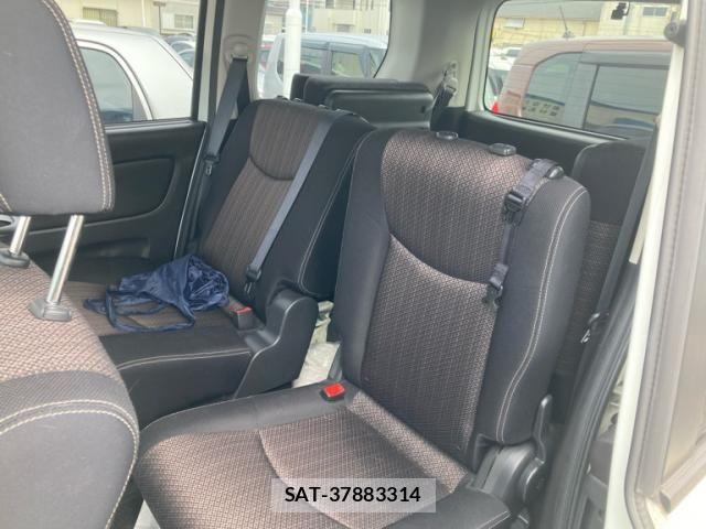 Nissan SERENA 2015-01 8661507-11