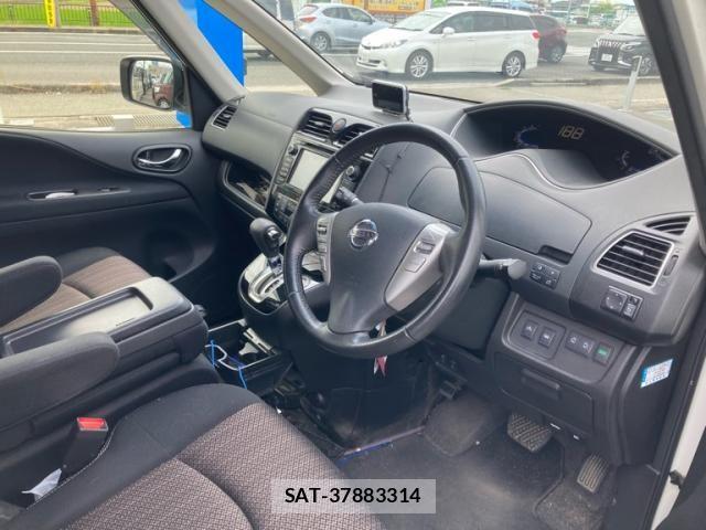 Nissan SERENA 2015-01 8661507-12