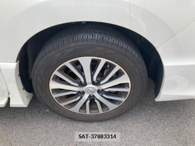 Nissan SERENA 2015-01 8661507-5